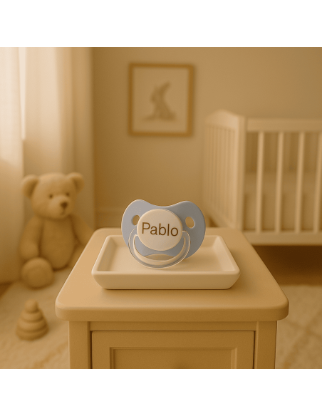 2 tétines personnalisées avec le prénom du bébé