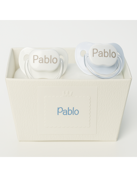 Pack de 2 tétines et bavoir | Cadeau pratique et adorable pour bébé