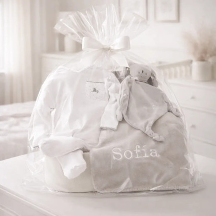 Coffret bébé : couverture, pyjama et doudou personnalisés | Cadeau naissance raffiné