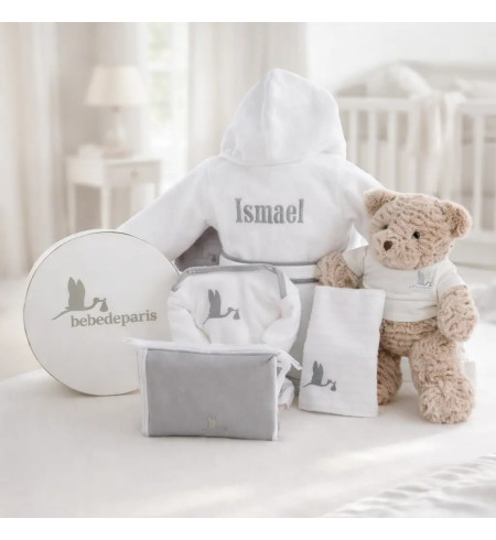 Coffret Bébé avec Peignoir Brodé | Cadeau Naissance Personnalisé – Bebedeparis.com