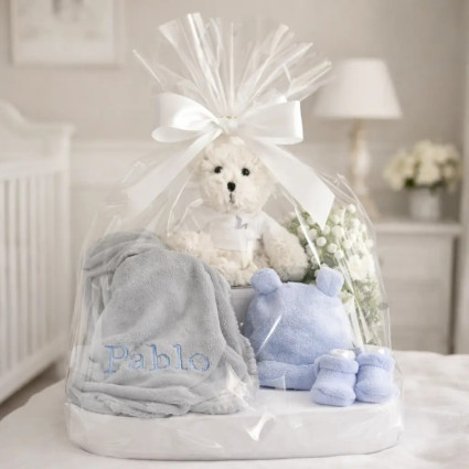 Coffret bébé avec couverture brodée et peluche | Cadeau naissance raffiné 2