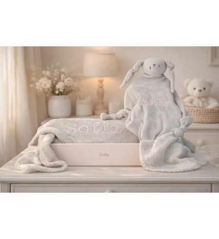Cadeau personnalisé bébé : couverture et doudou avec prénom | Naissance et baby shower