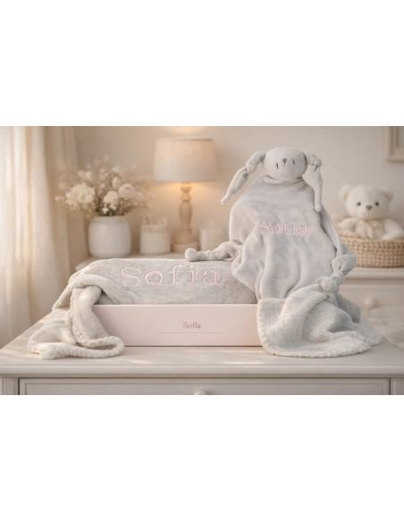 Cadeau personnalisé bébé : couverture et doudou avec prénom | Naissance et baby shower