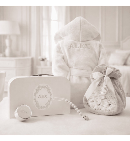 Gâteau de Couches avec Peignoir, Valisette et Sucette | Coffret Naissance Complet