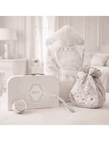 Gâteau de Couches avec Peignoir, Valisette et Sucette | Coffret Naissance Complet