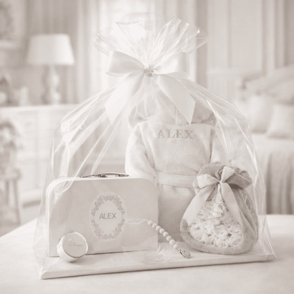 Gâteau de Couches avec Peignoir, Valisette et Sucette | Coffret Naissance Complet